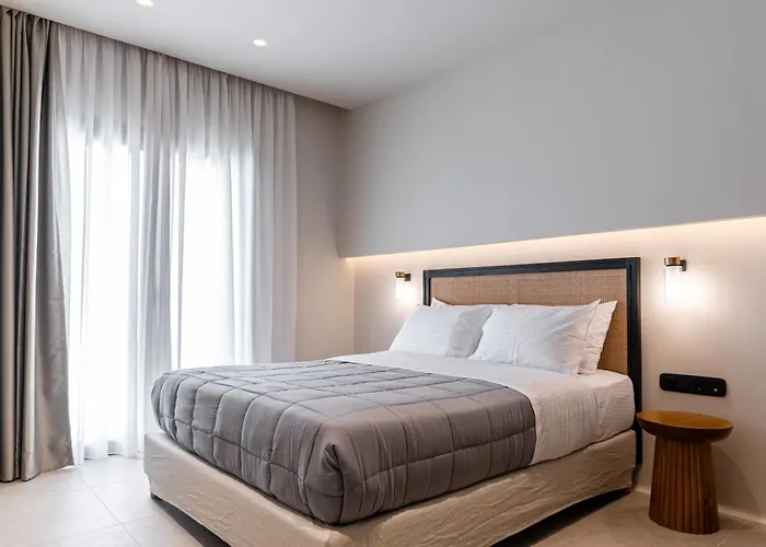 Lithia Exclusive Πλάκα