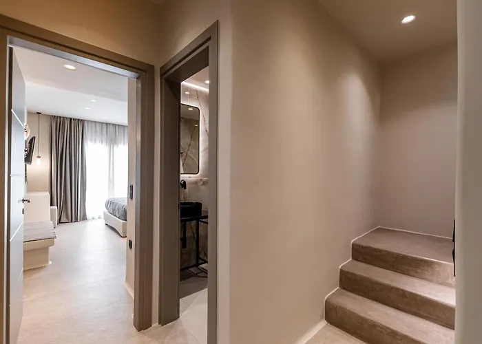 Lithia Exclusive * Πλάκα