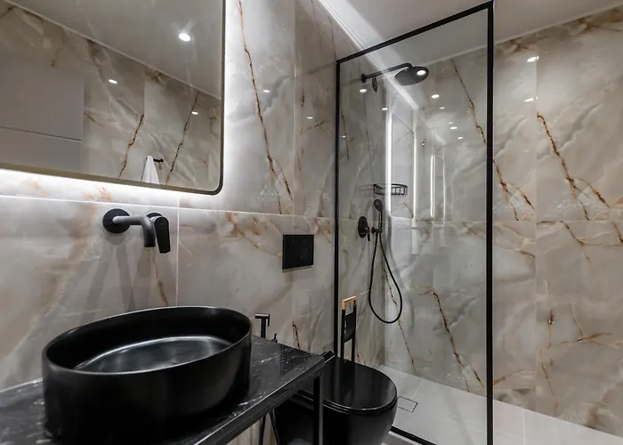 Lithia Exclusive Πλάκα