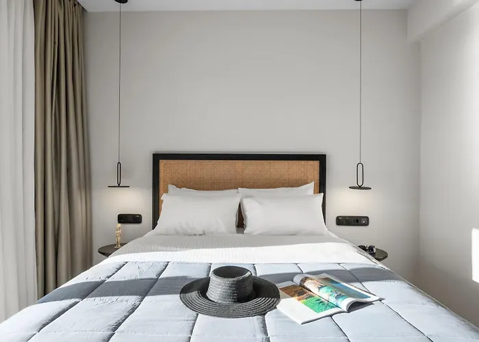 Lithia Exclusive Πλάκα