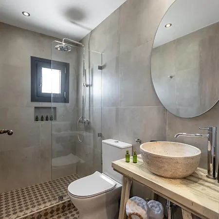 Lithia Exclusive * Plaka (Naxos)