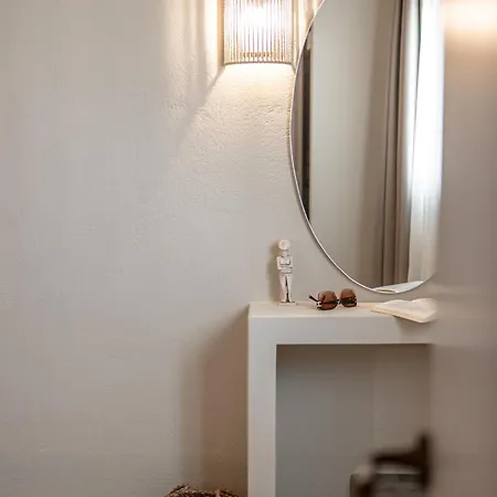 Lithia Exclusive * Plaka (Naxos)