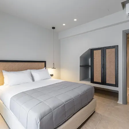 Lithia Exclusive Vila